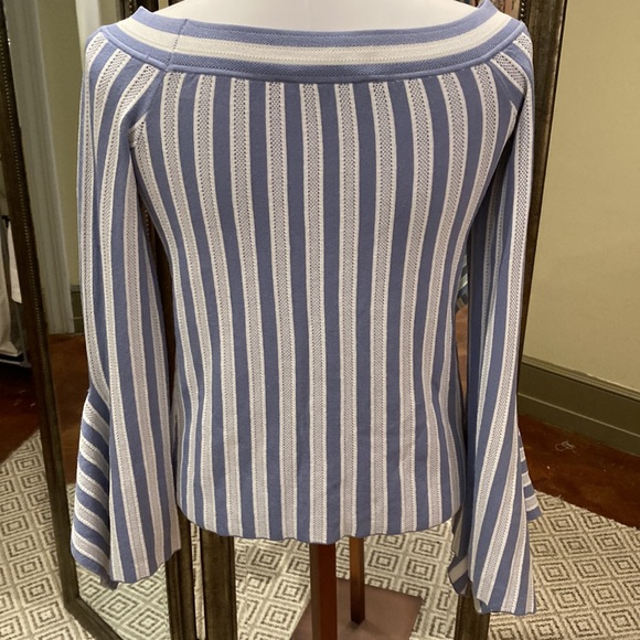 Blue and white stripes elastic top - Picture 2 of 3